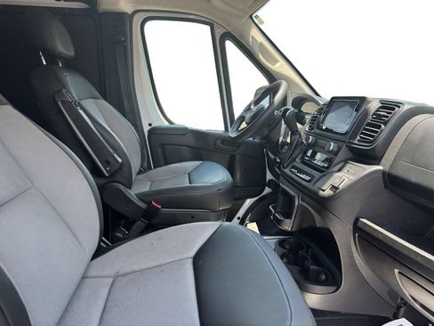 Used 2025 RAM ProMaster 2500 w/ Convenience Group FWD image 20