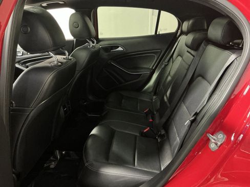 Used 2019 Mercedes-Benz GLA 250 4MATIC image 31