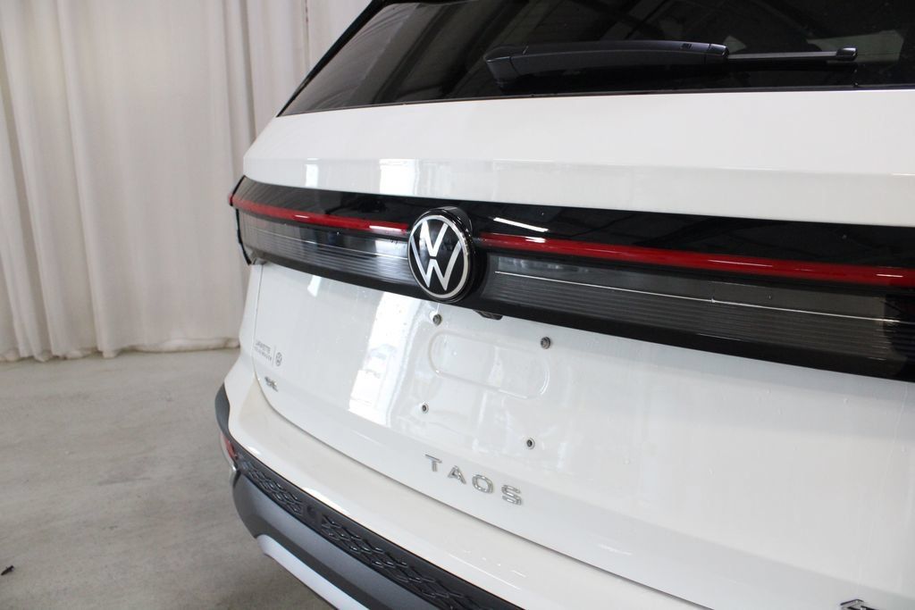 New 2026 Volkswagen Taos SE AWD/4WD image 31