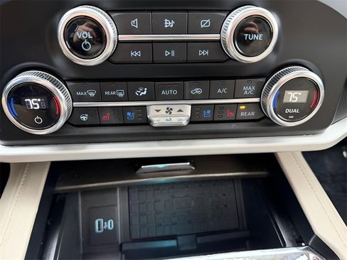 Used 2022 Ford Expedition Max Limited image 30