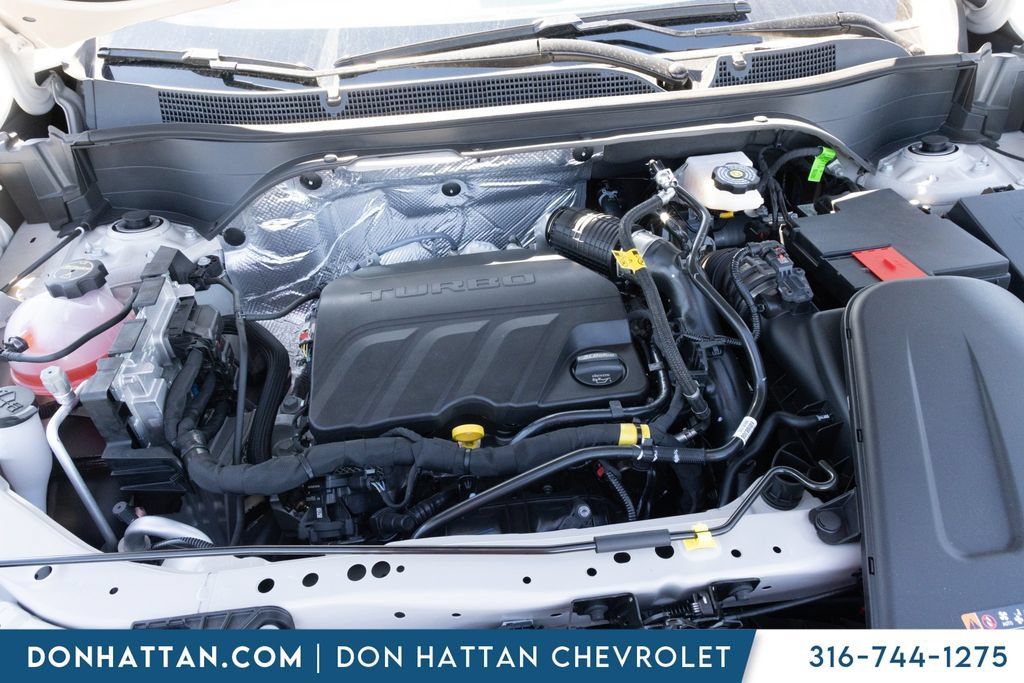 New 2026 Chevrolet Trax RS w/ Sunroof Package FWD image 34