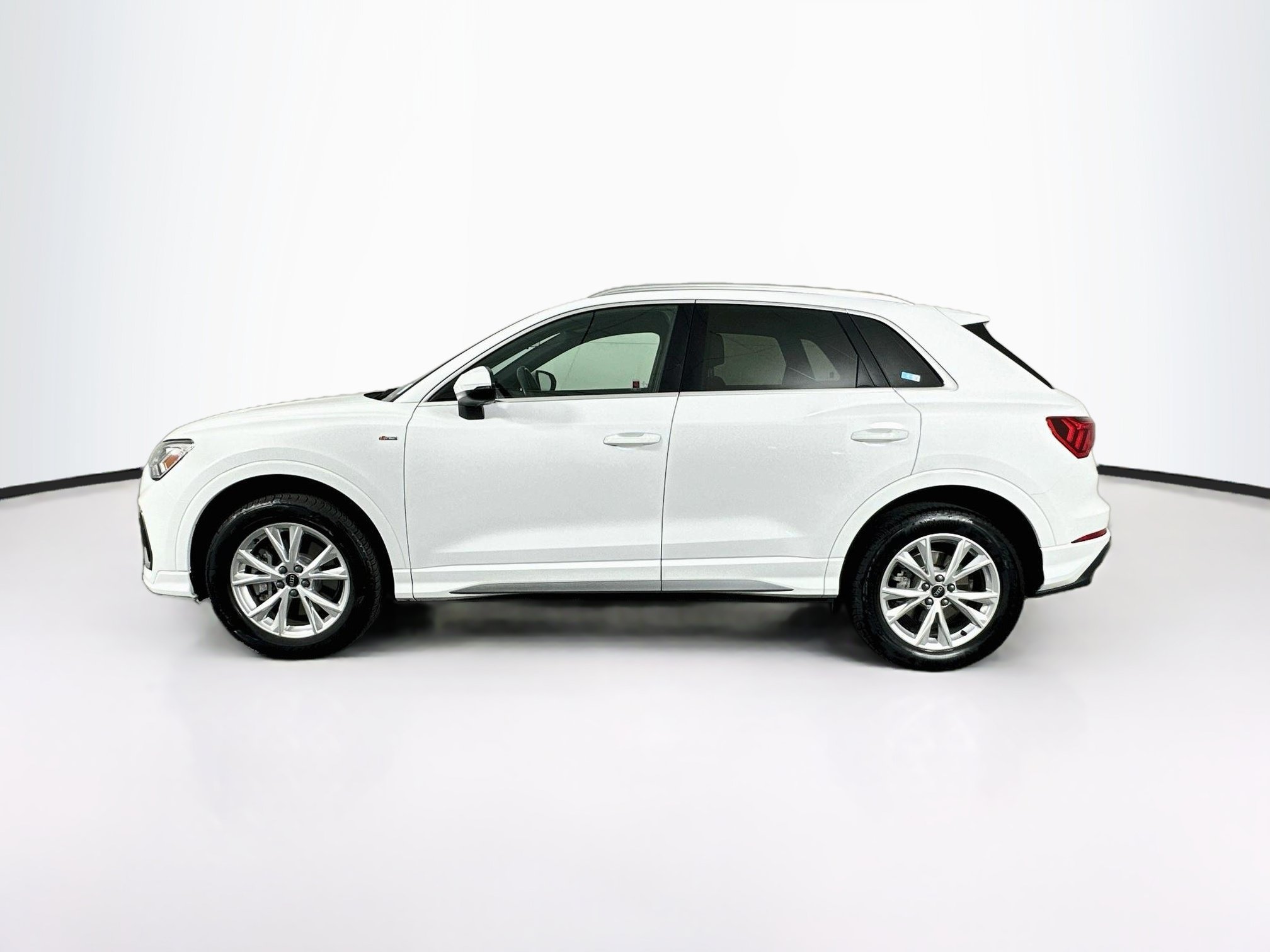 Used 2024 Audi Q3 2.0T Premium AWD/4WD image 4