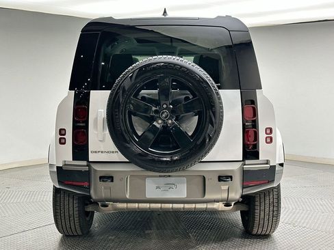 Certified 2025 Land Rover Defender 110 X-Dynamic SE image 12