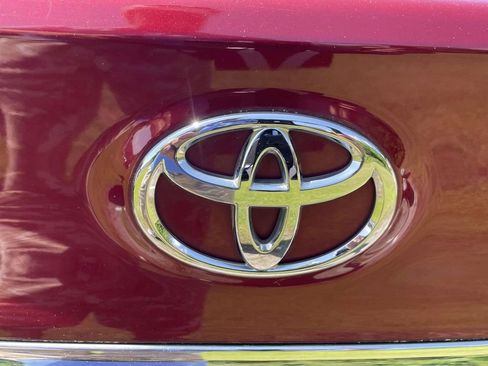 Used 2016 Toyota Camry XLE FWD image 5