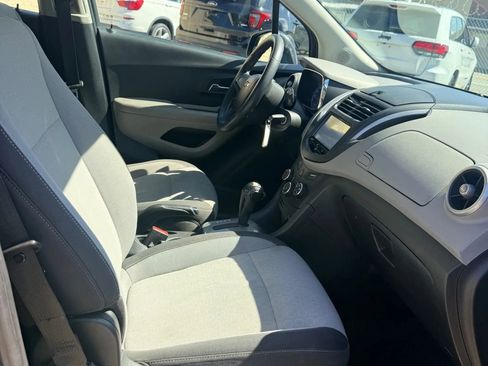 Used 2016 Chevrolet Trax LS image 24