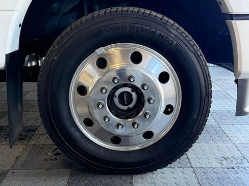 Used 2023 Ford F450 Platinum w/ FX4 Off-Road Package AWD/4WD image 33