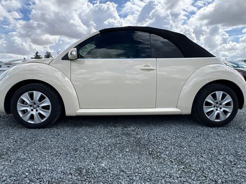 Used 2009 Volkswagen Beetle S image 6