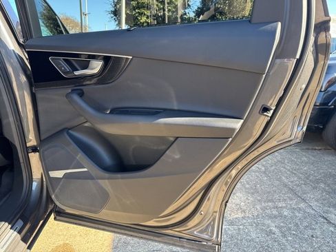 Used 2019 Audi Q7 3.0T Prestige image 20
