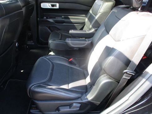 Used 2020 Ford Explorer ST w/ ST Street Pack image 10