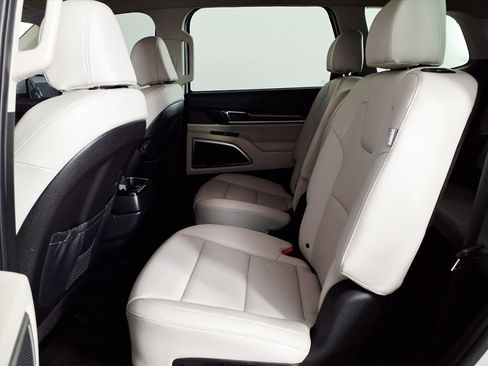Used 2024 Kia Telluride S image 14