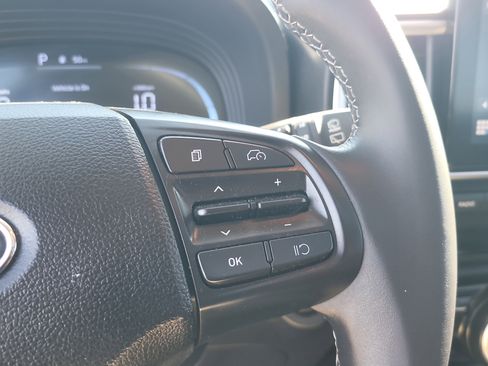 Used 2024 Hyundai Venue SEL image 28