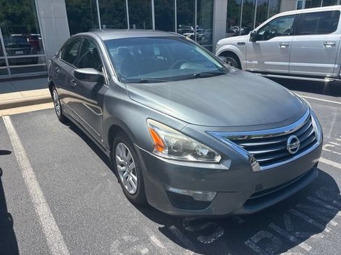 Used 2015 Nissan Altima 2.5 S w/ Power Driver Seat Package FWD image 5