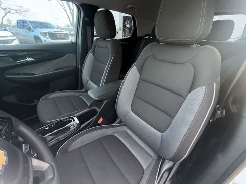 Used 2025 Chevrolet TrailBlazer LT image 11