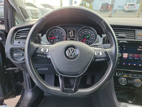 Used 2018 Volkswagen Golf SEL FWD image 21