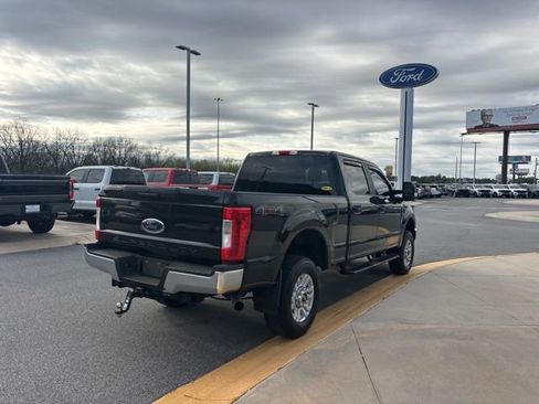Used 2019 Ford F250 XL w/ STX Appearance Package image 5