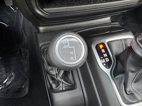 Used 2020 Jeep Gladiator Overland AWD/4WD image 20