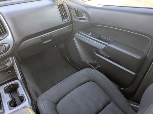 Used 2021 Chevrolet Colorado LT w/ LT Convenience Package image 19