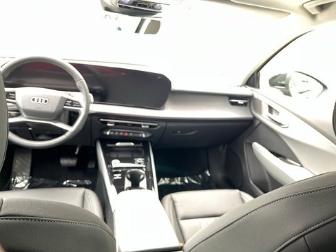 New 2026 Audi Q3 quattro 2.0T AWD/4WD image 13