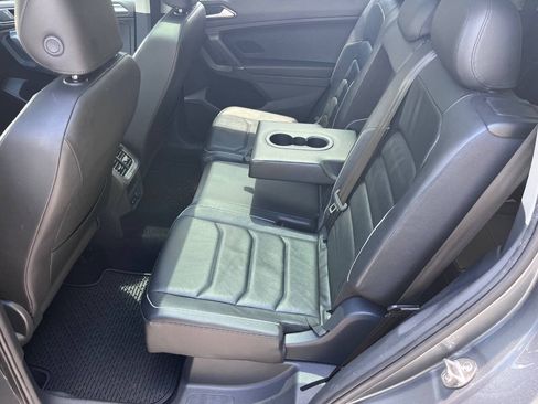 Used 2018 Volkswagen Tiguan SEL Premium FWD image 25