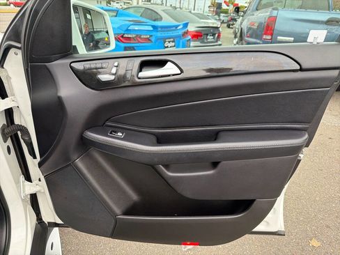 Used 2017 Mercedes-Benz GLS 450 4MATIC image 23