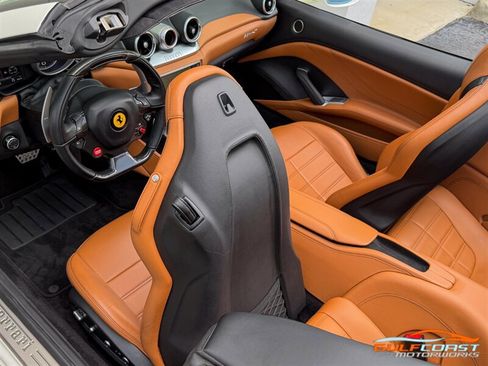 Used 2017 Ferrari California T RWD image 24