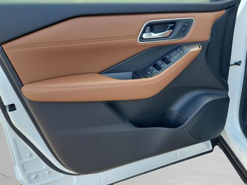 New 2026 Nissan Rogue Platinum image 33