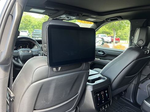 Used 2025 GMC Yukon XL AT4 Ultimate AWD/4WD image 30