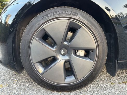 Used 2022 Tesla Model 3 Long Range image 16