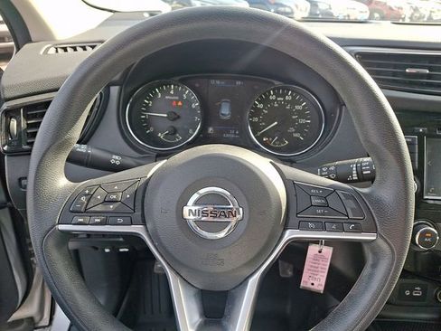 Used 2021 Nissan Rogue Sport S image 18