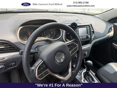 Used 2017 Jeep Cherokee Sport AWD/4WD image 11