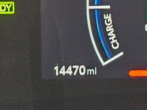 Used 2025 Toyota Camry SE FWD image 11