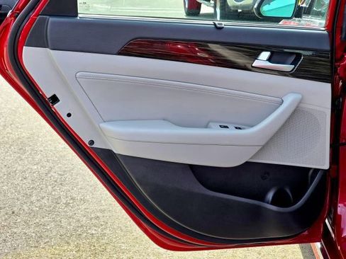 Used 2016 Hyundai Sonata Limited w/ Option Group 02 image 31