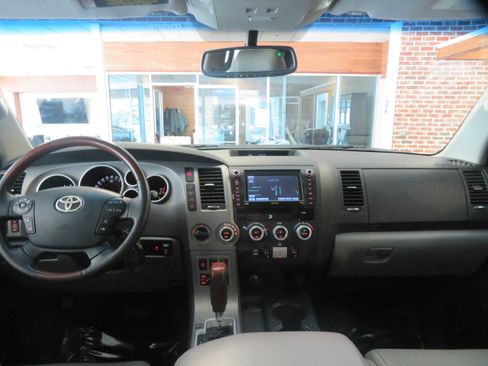 Used 2012 Toyota Sequoia Platinum AWD/4WD image 59