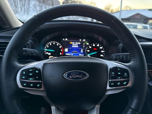 Used 2023 Ford Explorer Limited image 49