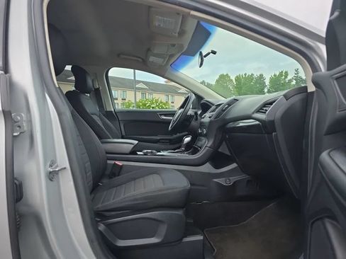 Used 2018 Ford Edge SE FWD image 41