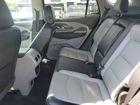 Used 2024 GMC Terrain SLT FWD image 11