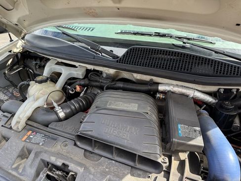 Used 2010 Chevrolet Express 3500 w/ Ambulance Package image 10