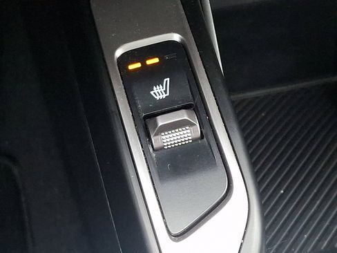 Certified 2025 Kia Sorento S w/ Panoramic Sunroof Package image 24