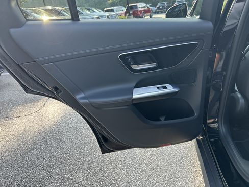 Certified 2025 Mercedes-Benz GLC 300 image 37