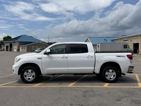 Used 2012 Toyota Tundra Limited w/ Memory Pkg AWD/4WD image 11