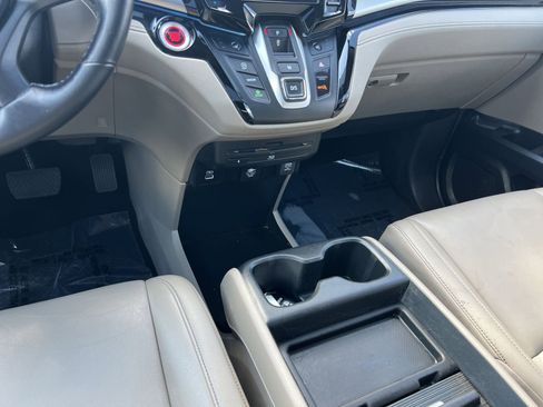 Used 2023 Honda Odyssey Touring image 23