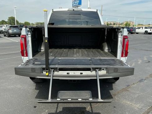 Used 2025 Ford F150 Raptor AWD/4WD image 13