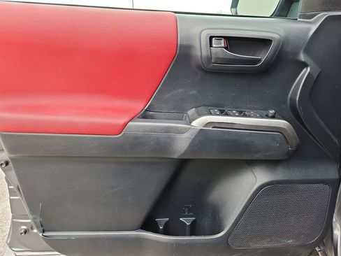 Used 2019 Toyota Tacoma SR5 image 23