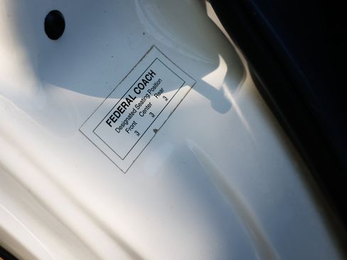 Used 1999 Lincoln Town Car Executive image 28