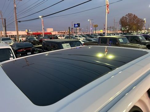 Used 2020 Ford F150 Platinum w/ Equipment Group 701A Luxury image 8