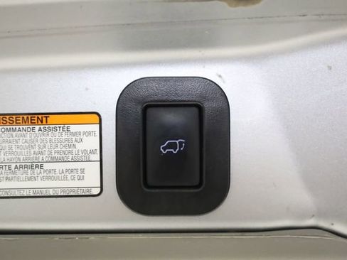 Used 2019 Toyota Sienna L image 32