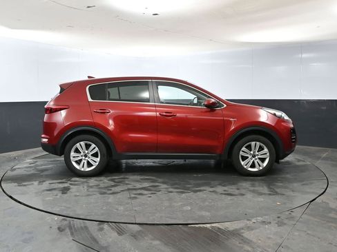 Used 2017 Kia Sportage LX image 3