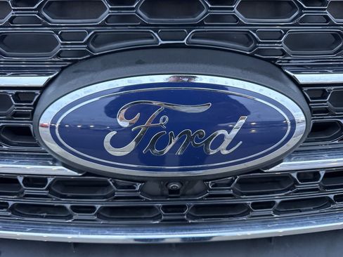 Certified 2023 Ford Explorer XLT w/ Equipment Group 202A image 13