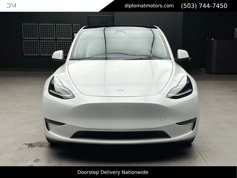 Used 2023 Tesla Model Y Long Range image 10