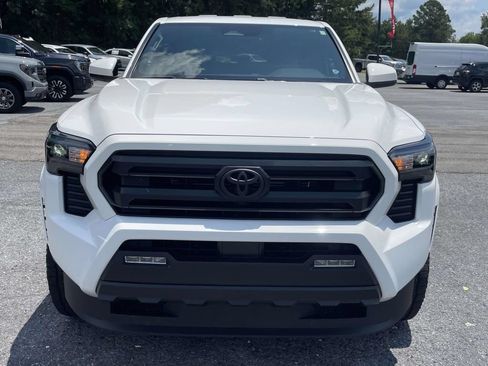 Used 2025 Toyota Tacoma SR5 AWD/4WD image 6